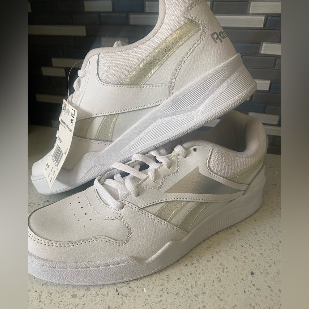 NWT Reebok Royal BB4500 woman’s sz 8.5